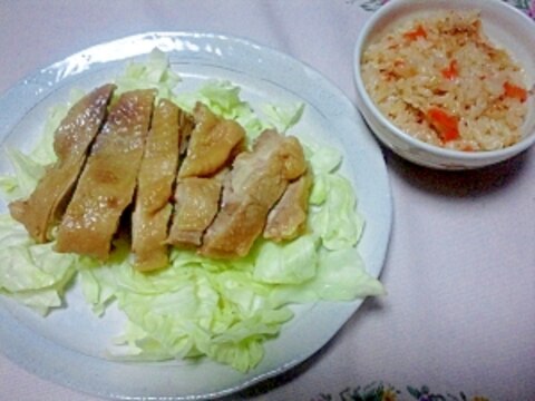 炊飯器で☆蒸し鶏と人参炊き込みご飯